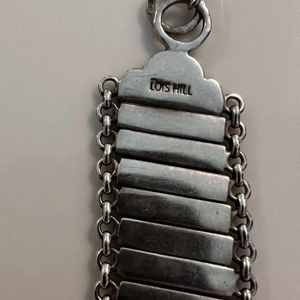 Lois Hill Beautifully detailed and elegant in 925 silver. - Picture 5 of 6